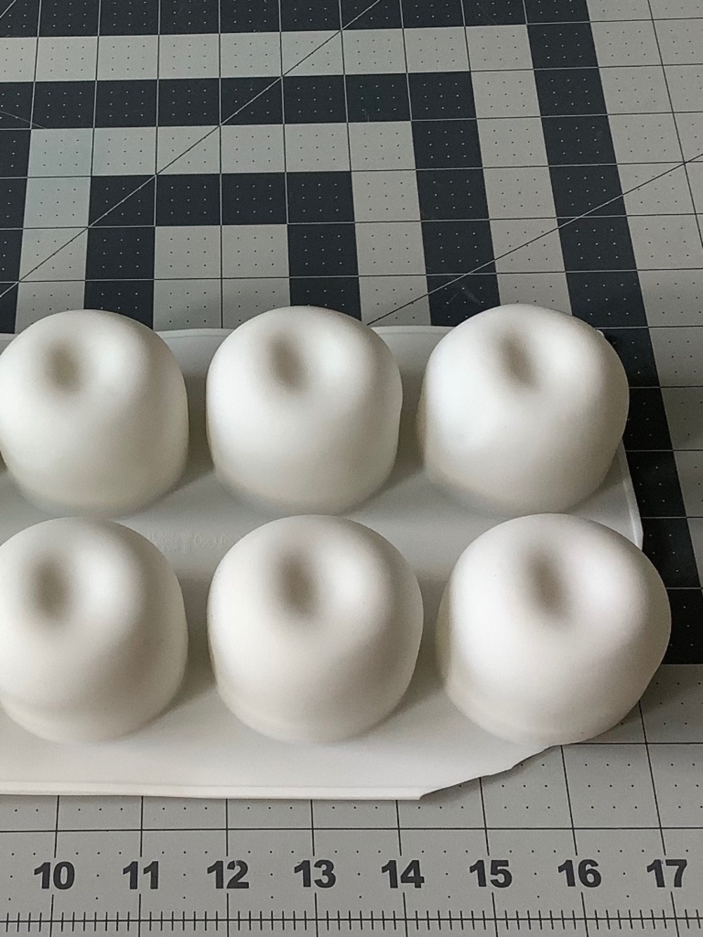 3D Silicone Apple Mold – 8 Cavity Mold for Baking, Chocolate, Mousse & Crafts